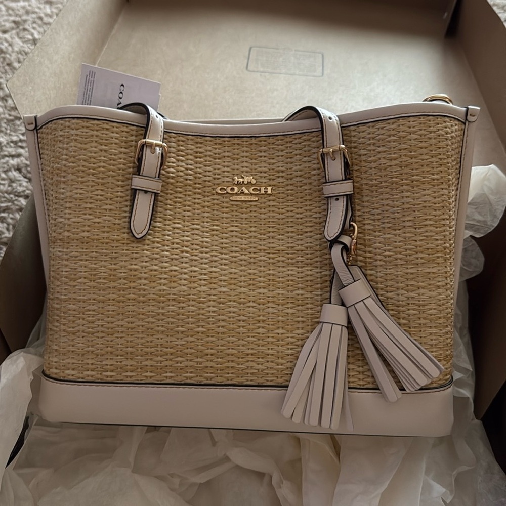 NWT Coach leather/straw handbag with tassel